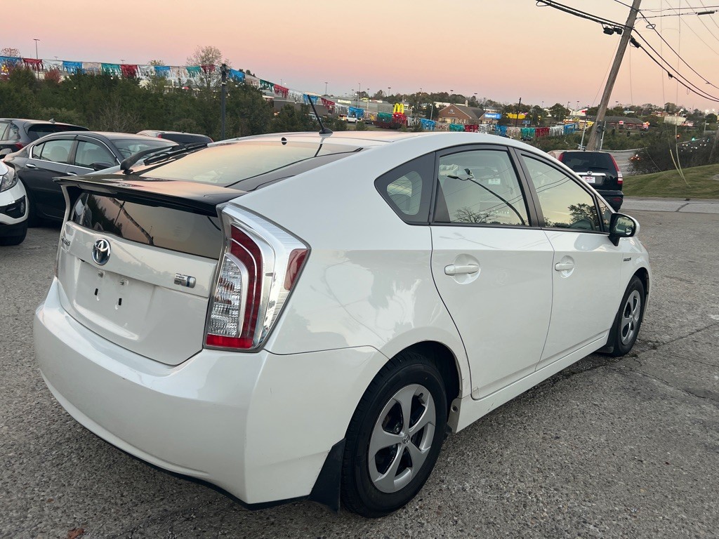 2013 Toyota Prius Image 5