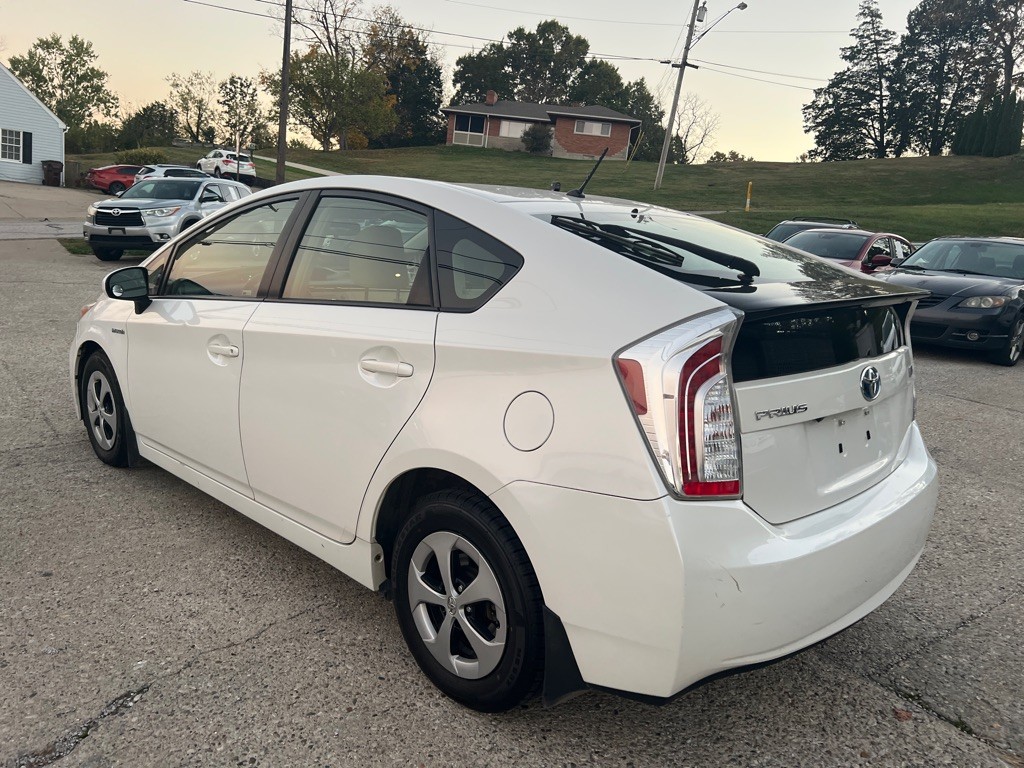 2013 Toyota Prius Image 7