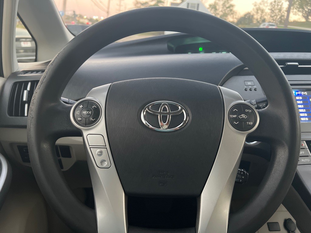 2013 Toyota Prius Image 12