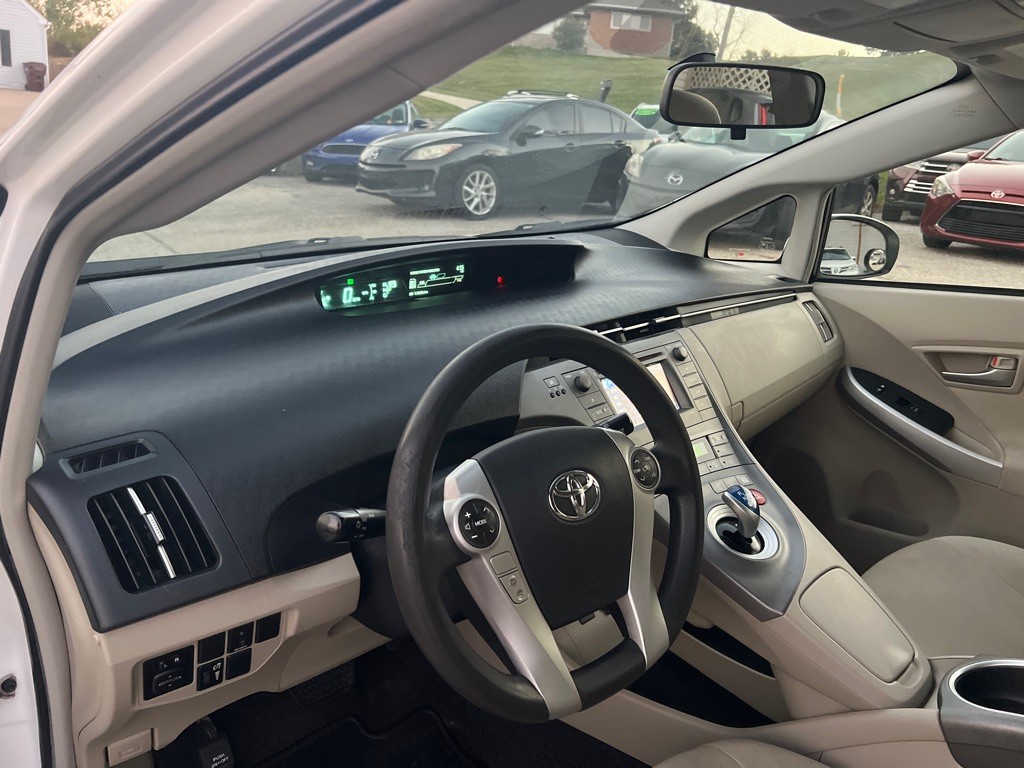 2013 Toyota Prius Image 22