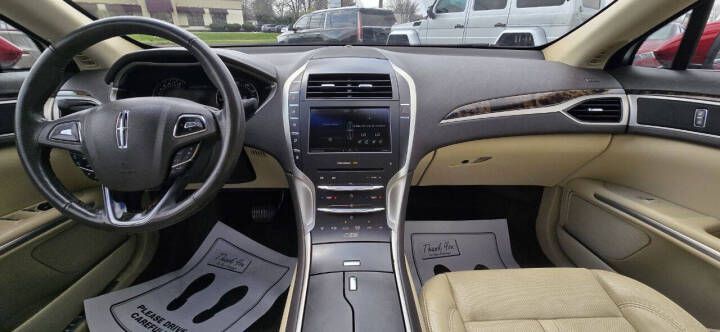 2013 Lincoln MKZ Image 11