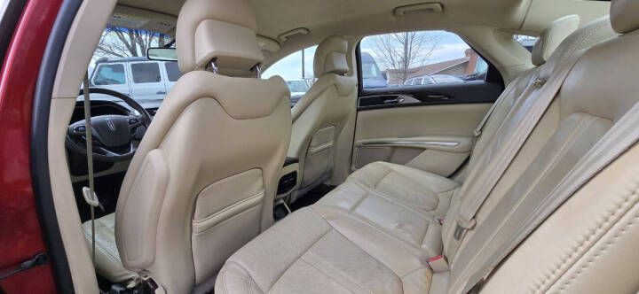 2013 Lincoln MKZ Image 12