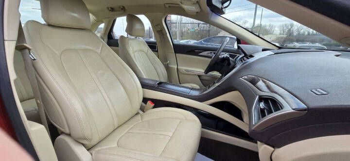 2013 Lincoln MKZ Image 17
