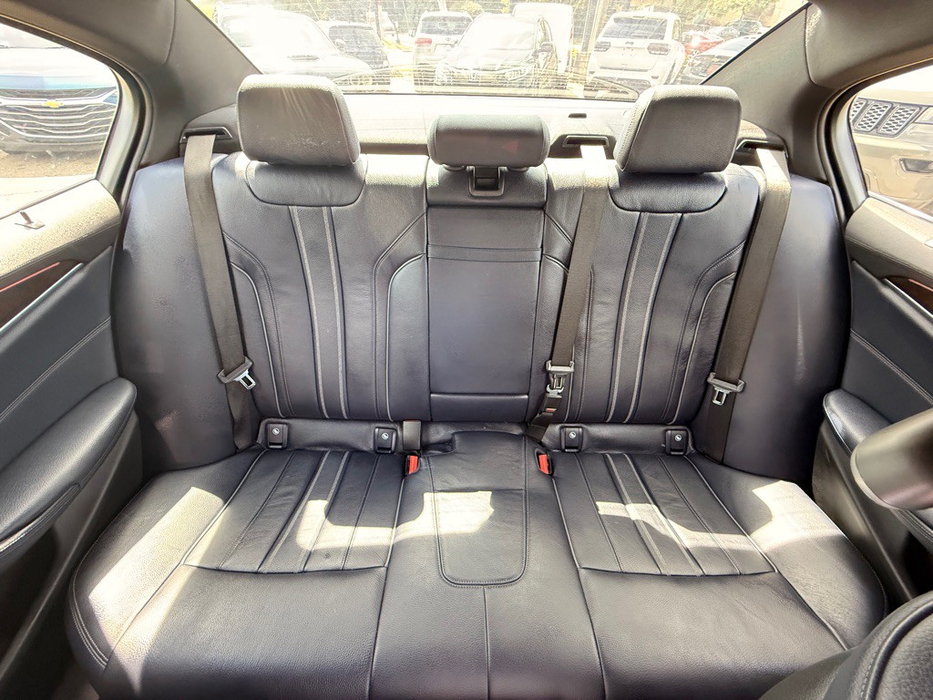 2018 BMW 5 Series Image 12