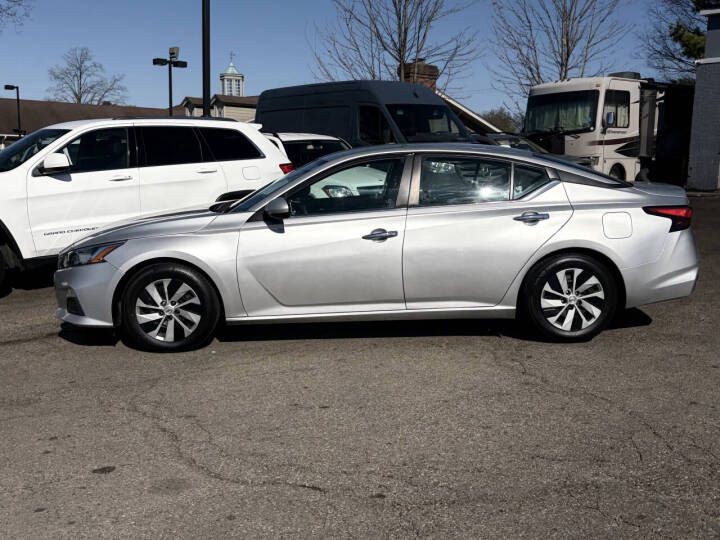 2019 Nissan Altima Image 3