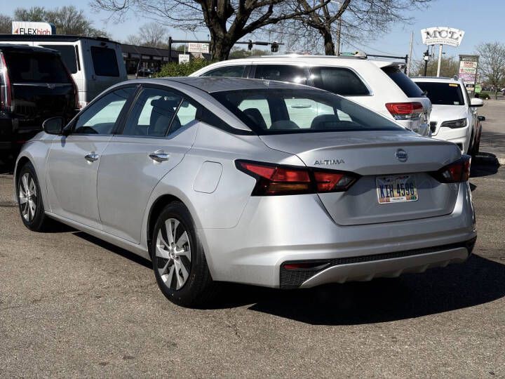 2019 Nissan Altima Image 4