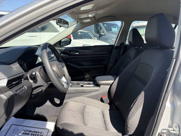 2019 Nissan Altima Image 9