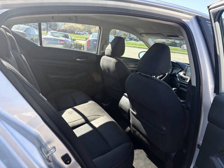 2019 Nissan Altima Image 14