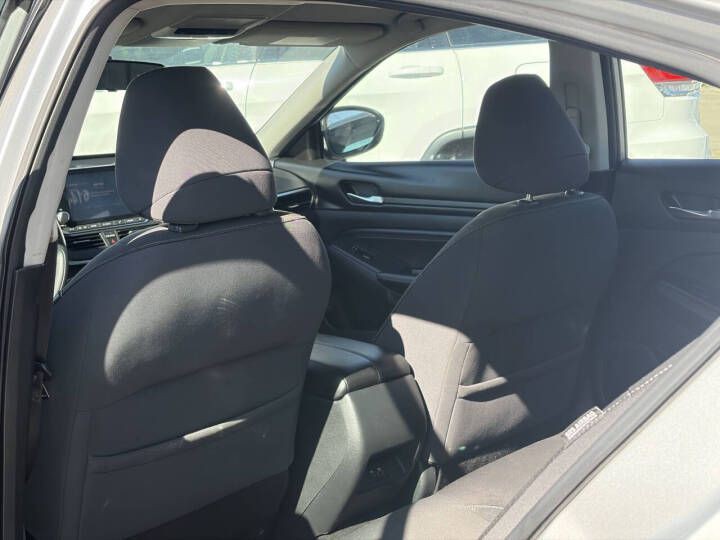 2019 Nissan Altima Image 15