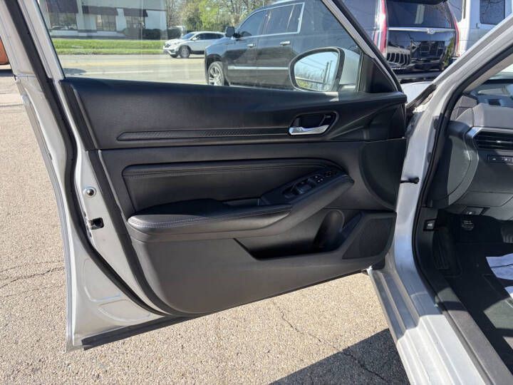 2019 Nissan Altima Image 16