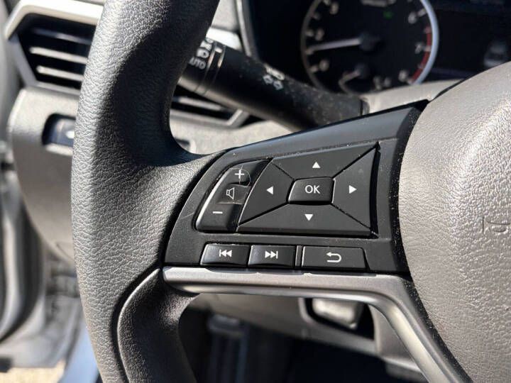 2019 Nissan Altima Image 19