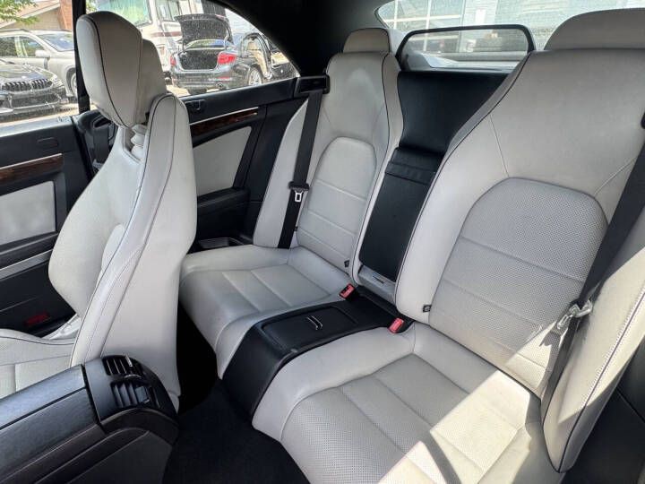 2016 Mercedes-Benz E-Class Image 9