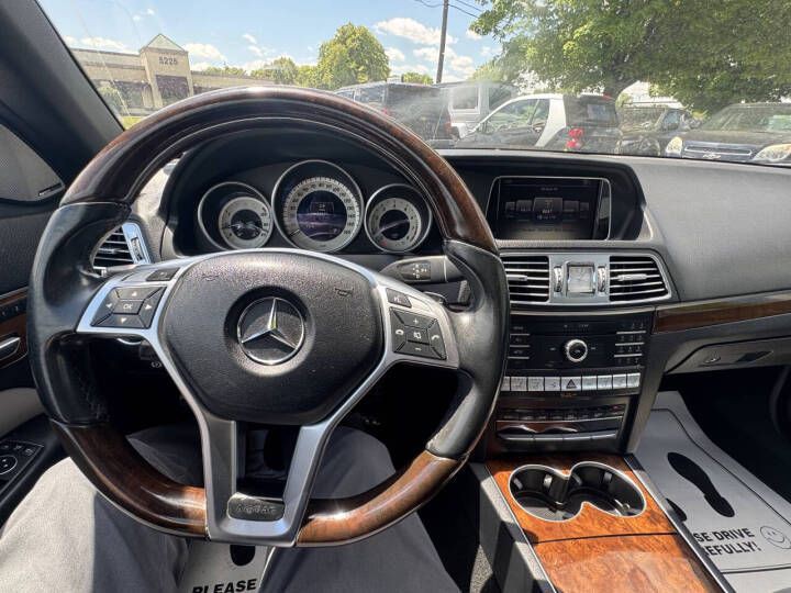 2016 Mercedes-Benz E-Class Image 11