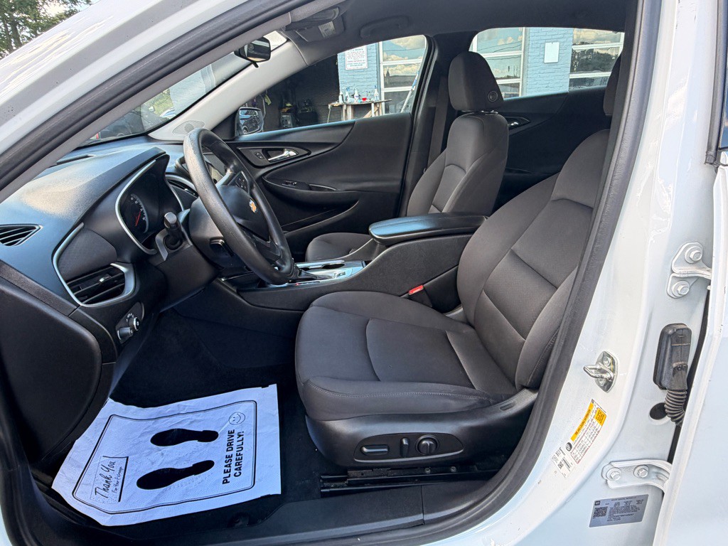 2022 Chevrolet Malibu Image 7