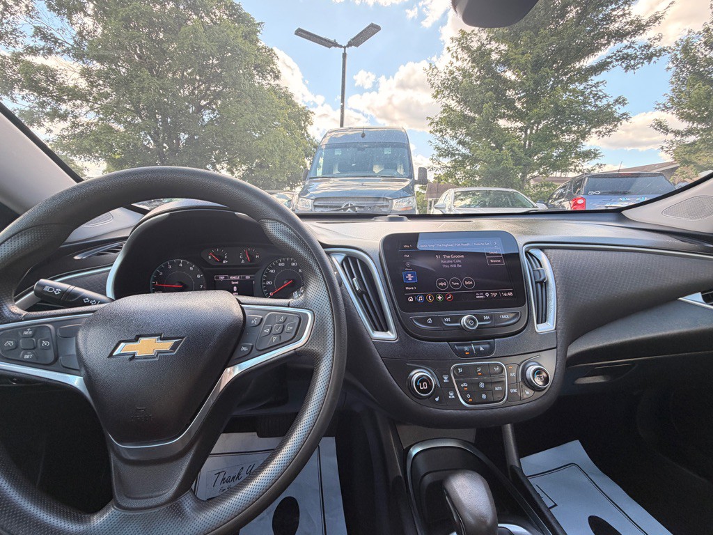 2022 Chevrolet Malibu Image 12