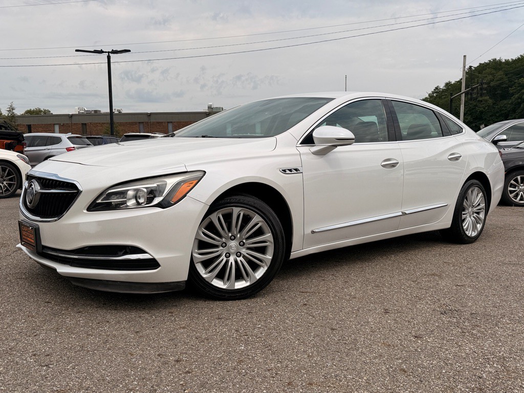 2018 Buick Lacrosse Image 1