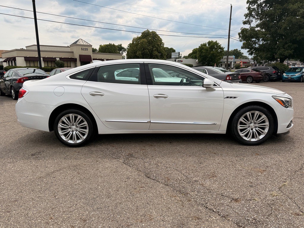 2018 Buick Lacrosse Image 4