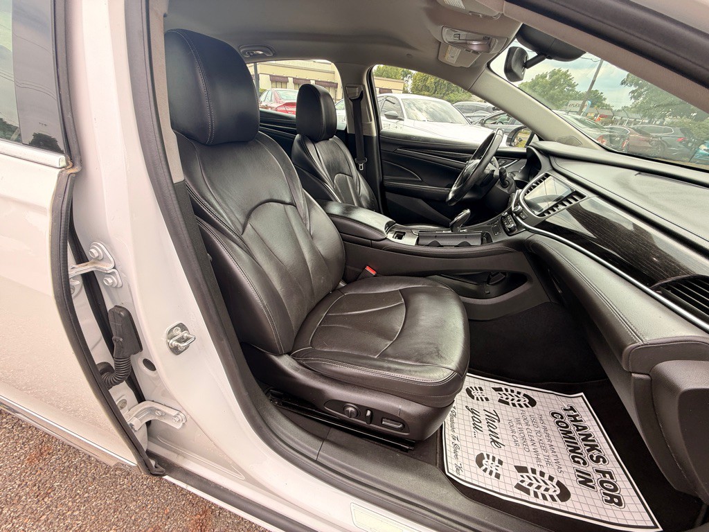 2018 Buick Lacrosse Image 9