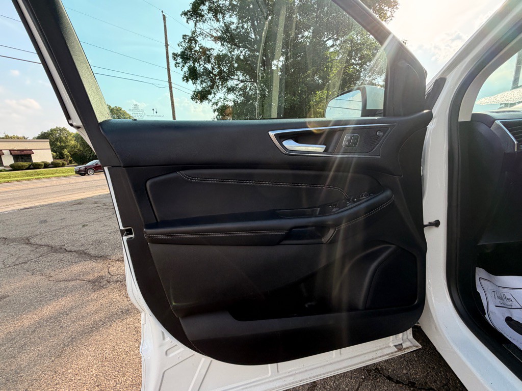 2021 Ford Edge Image 8