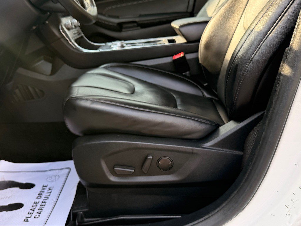 2021 Ford Edge Image 10