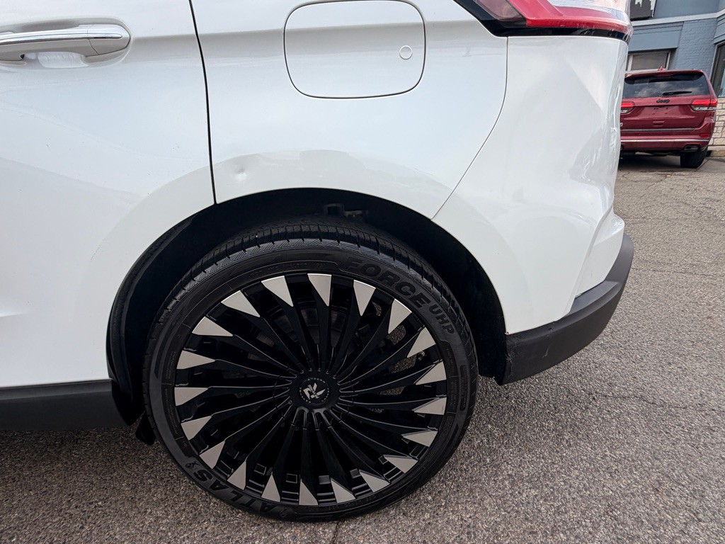 2021 Ford Edge Image 21