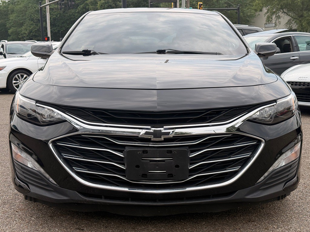 2020 Chevrolet Malibu Image 2