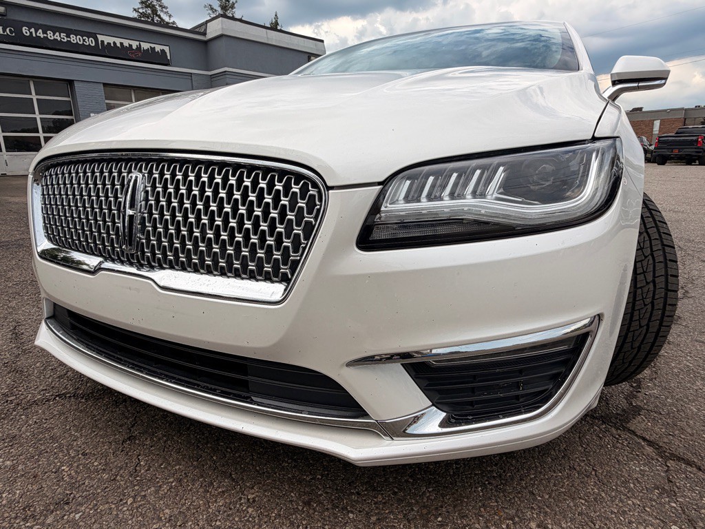 2017 Lincoln MKZ Image 2