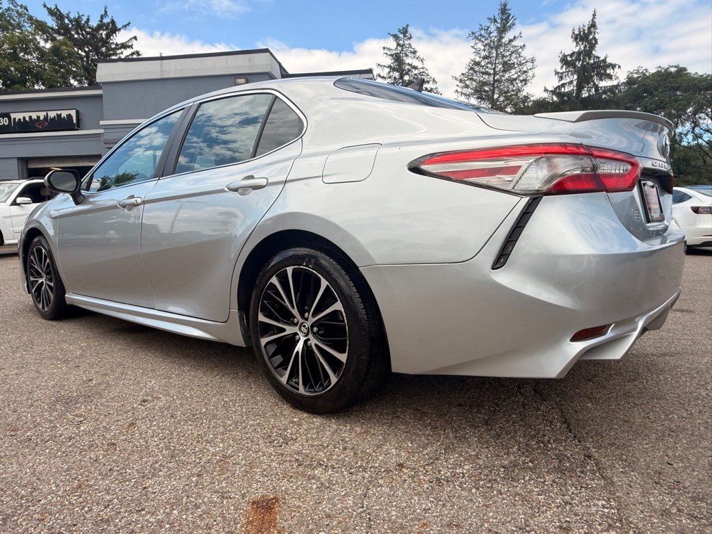 2018 Toyota Camry Image 6