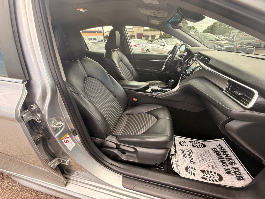 2018 Toyota Camry Image 9