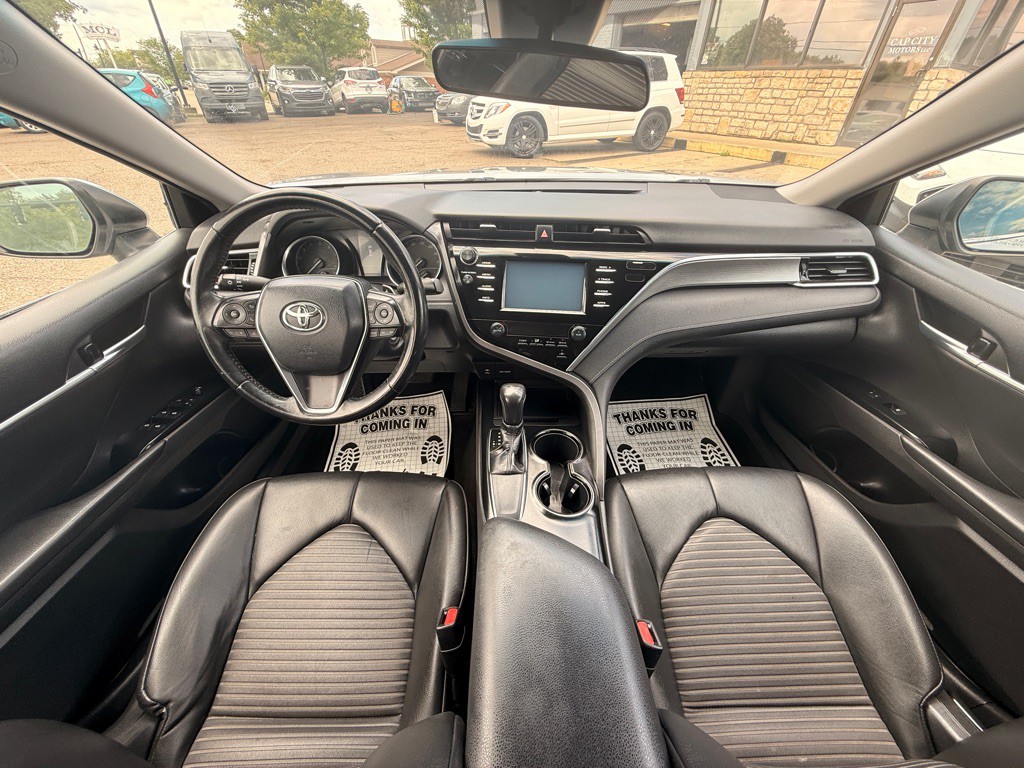 2018 Toyota Camry Image 10