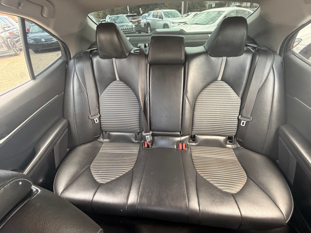2018 Toyota Camry Image 12