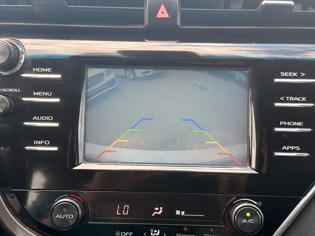 2018 Toyota Camry Image 18