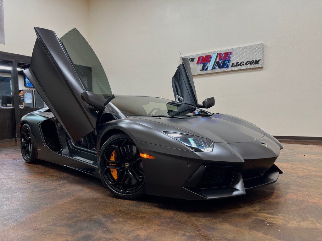 2012 Lamborghini Aventador Image 1