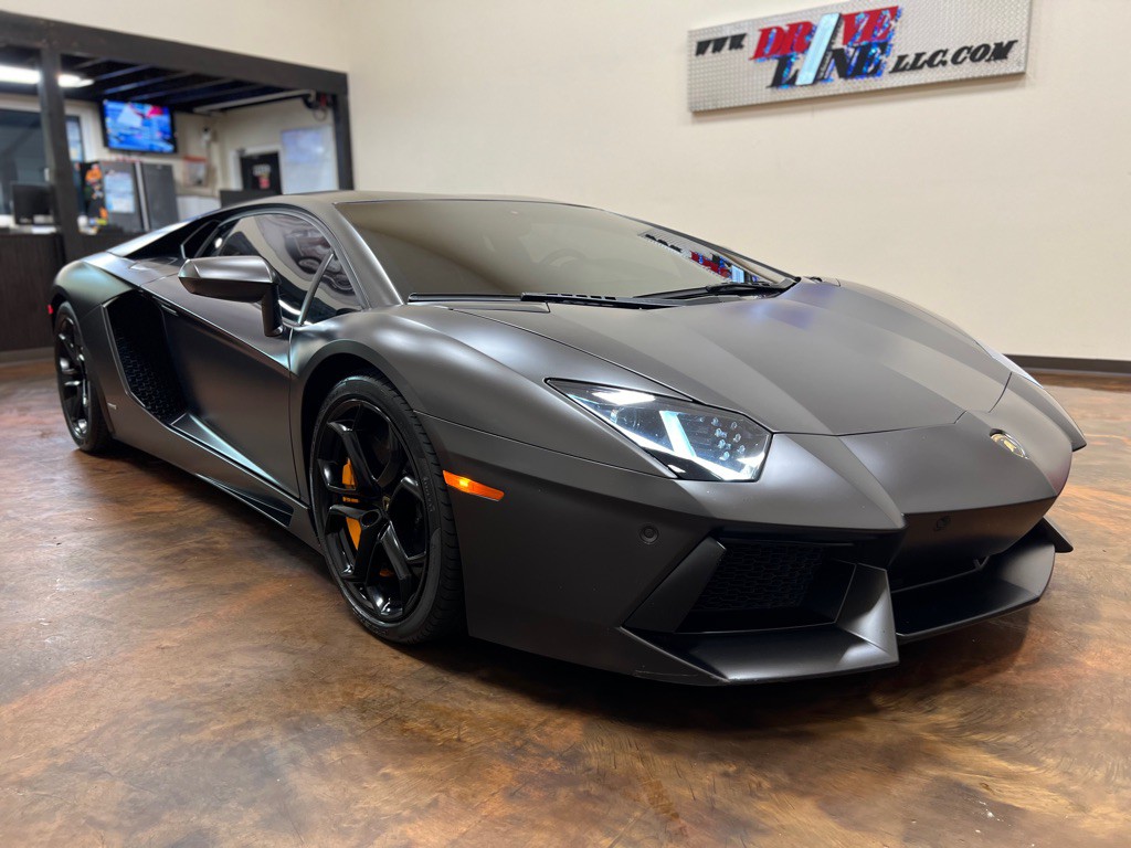2012 Lamborghini Aventador Image 3