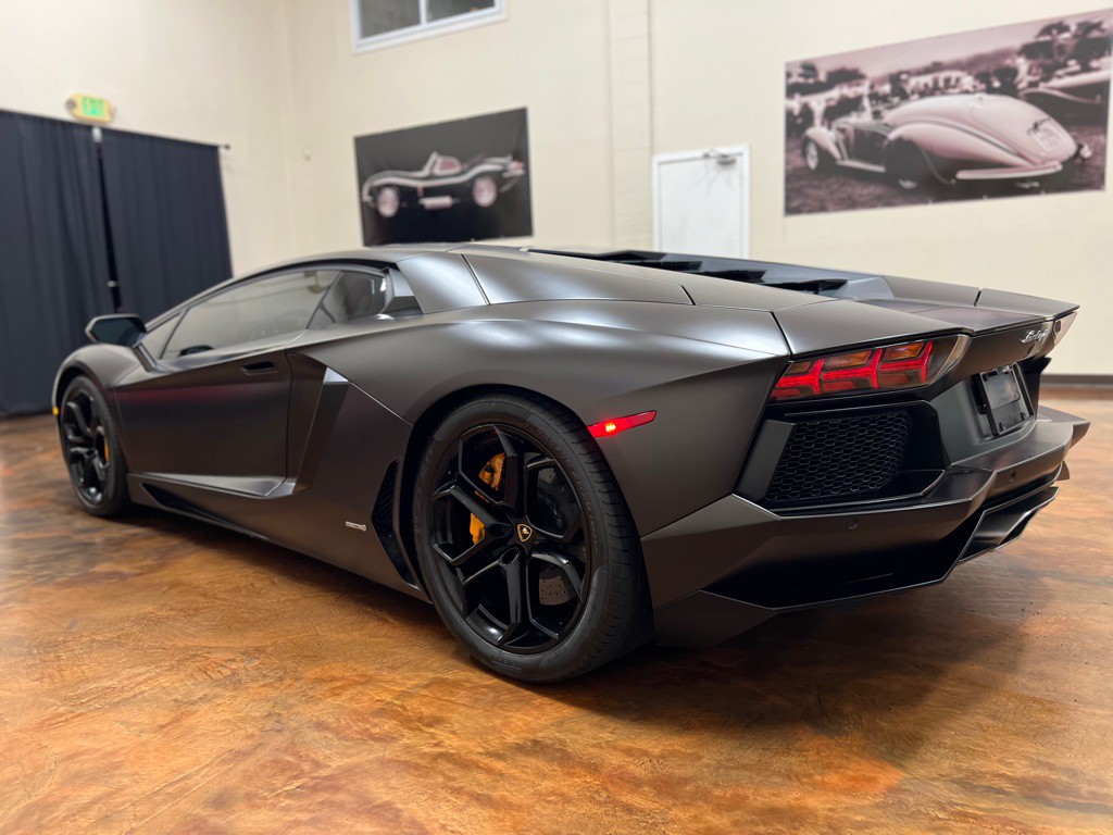 2012 Lamborghini Aventador Image 6