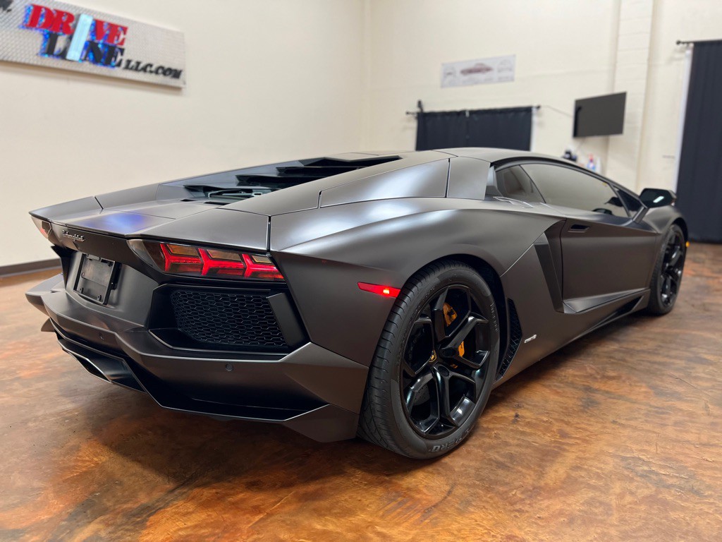 2012 Lamborghini Aventador Image 8
