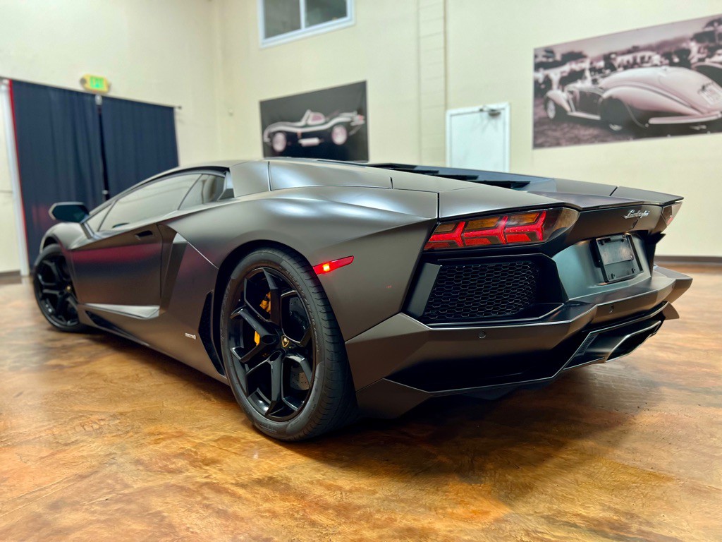 2012 Lamborghini Aventador Image 11