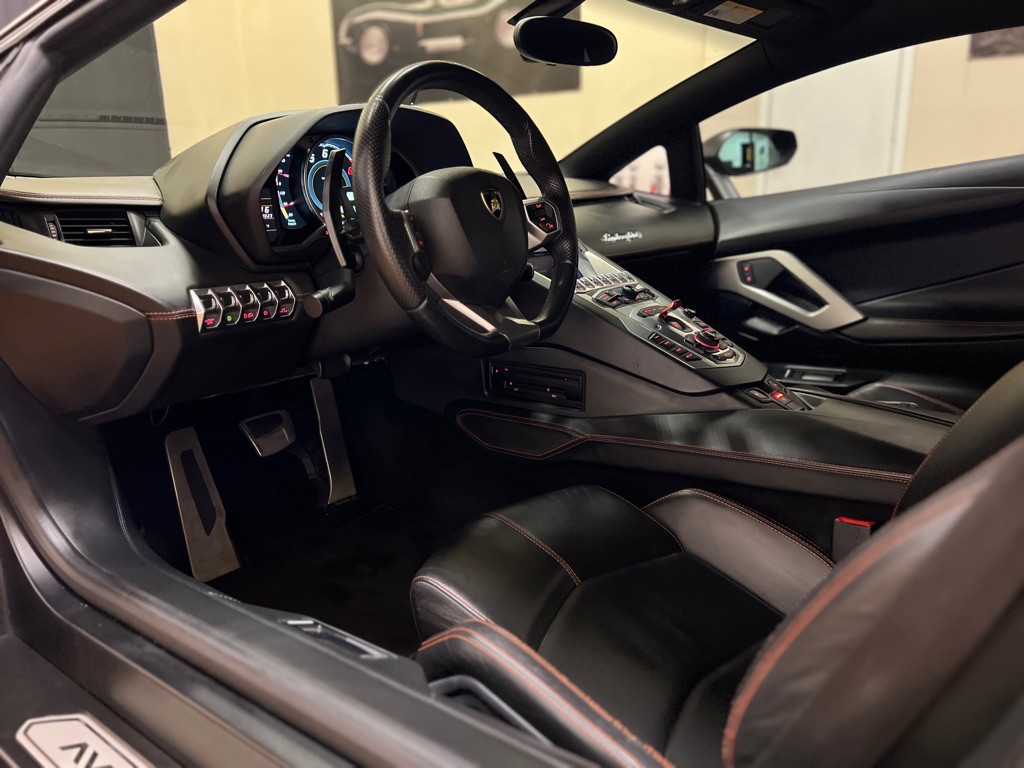 2012 Lamborghini Aventador Image 26