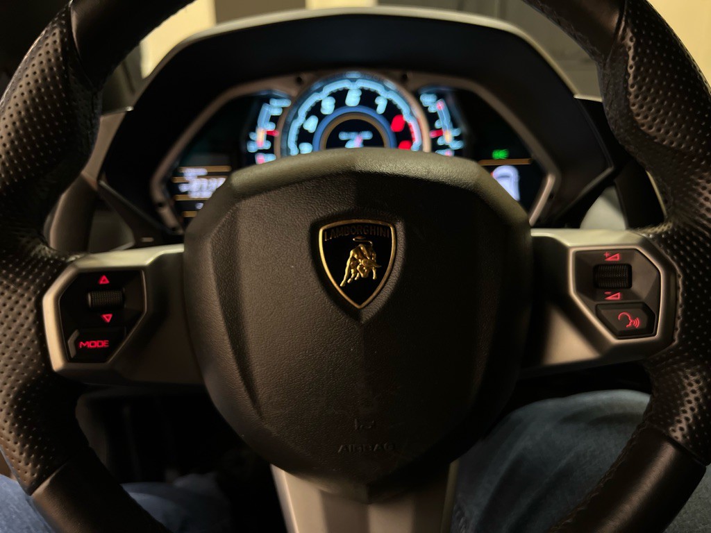 2012 Lamborghini Aventador Image 34