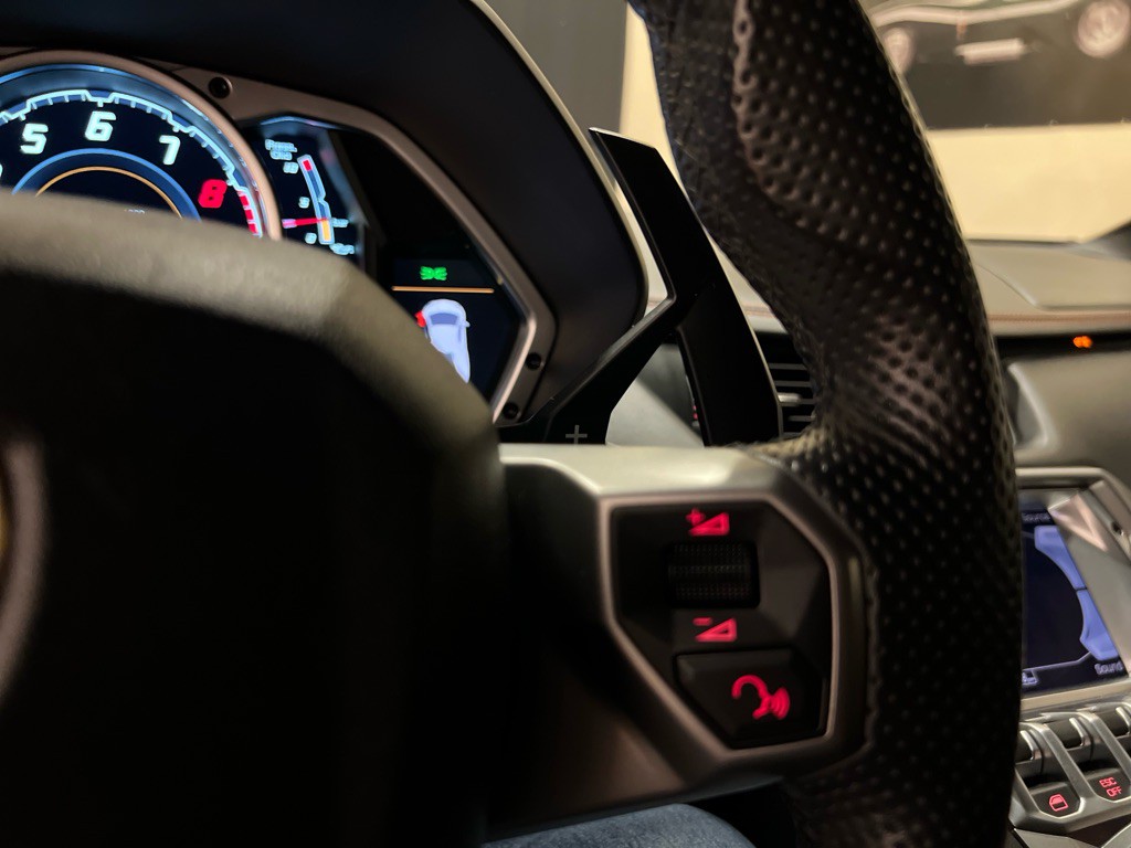2012 Lamborghini Aventador Image 35