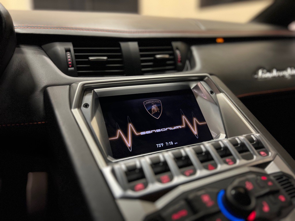 2012 Lamborghini Aventador Image 39
