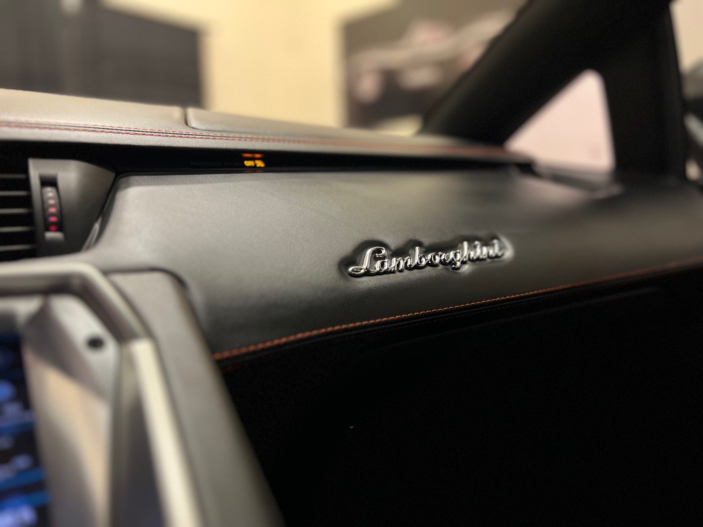 2012 Lamborghini Aventador Image 47