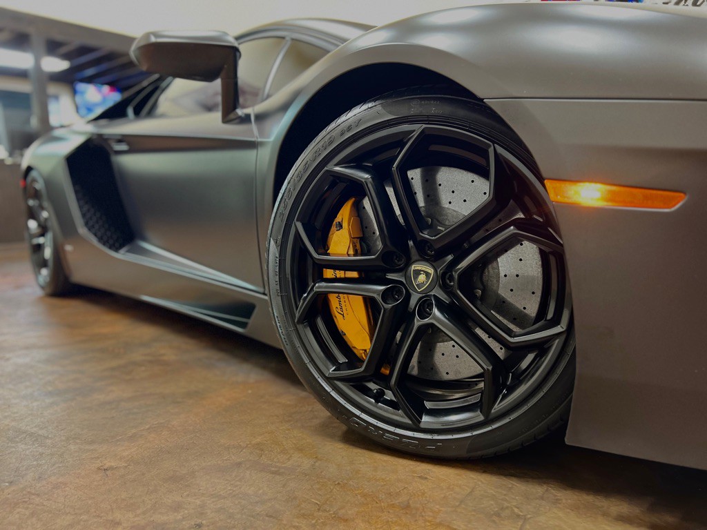 2012 Lamborghini Aventador Image 57