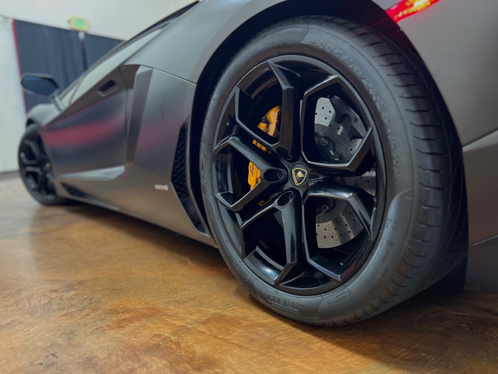 2012 Lamborghini Aventador Image 58