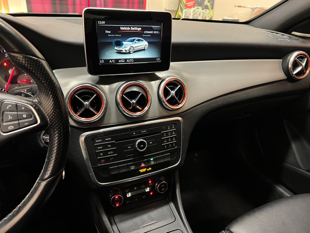 2016 Mercedes-Benz CLA-Class Image 23