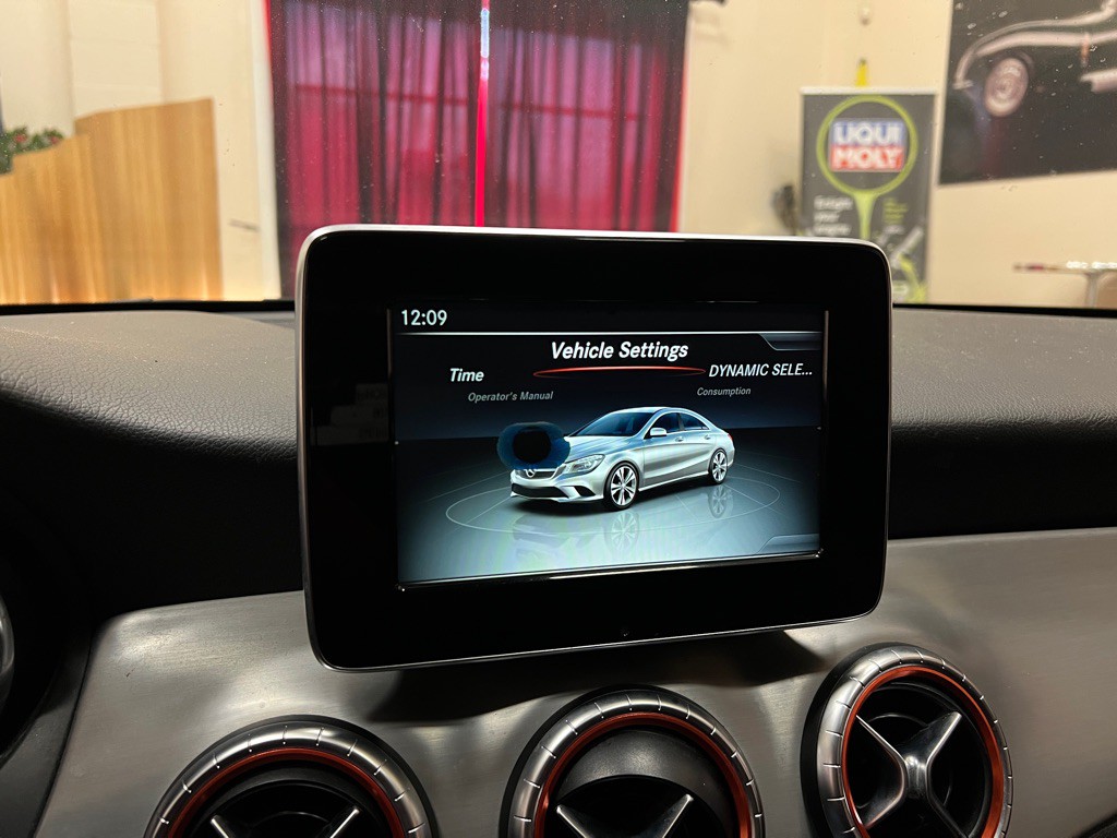 2016 Mercedes-Benz CLA-Class Image 24