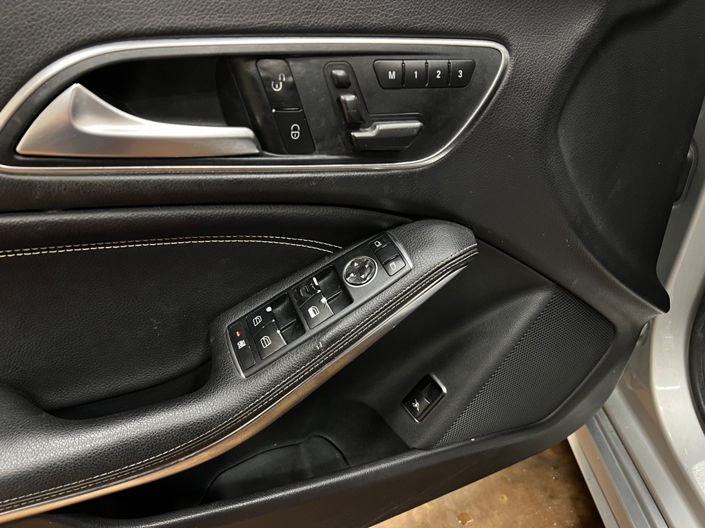 2016 Mercedes-Benz CLA-Class Image 27
