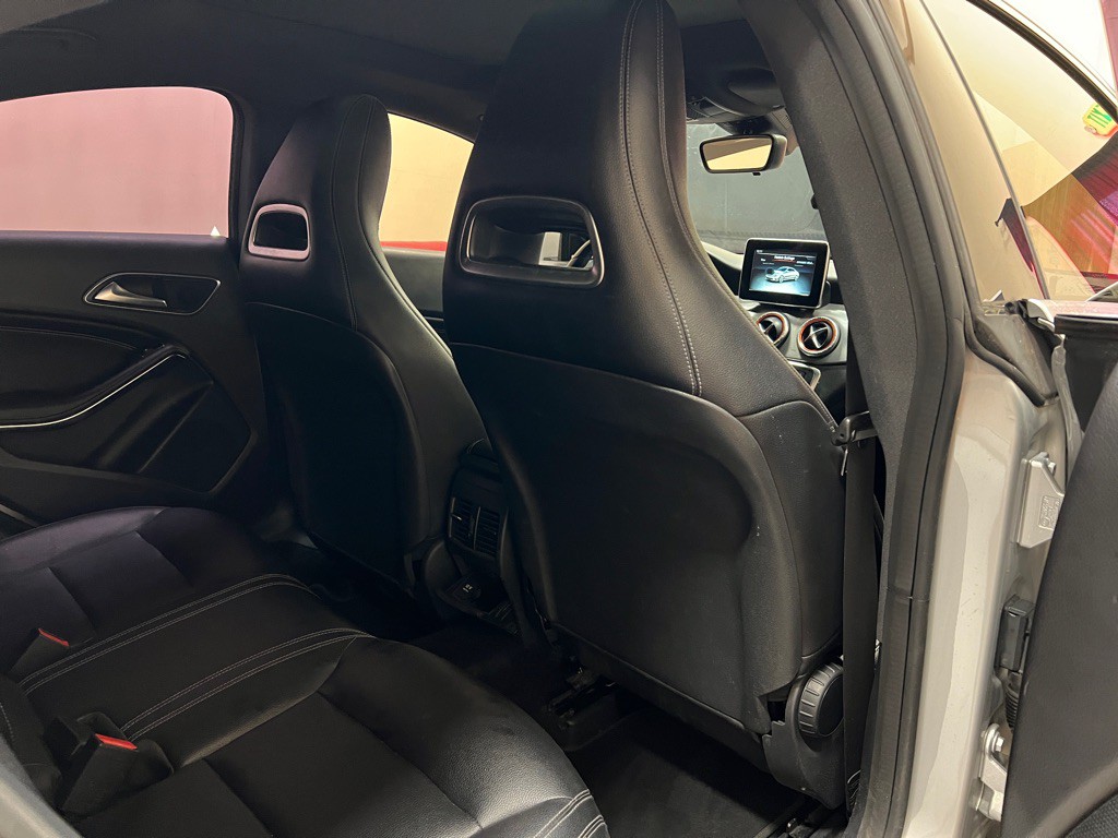 2016 Mercedes-Benz CLA-Class Image 31