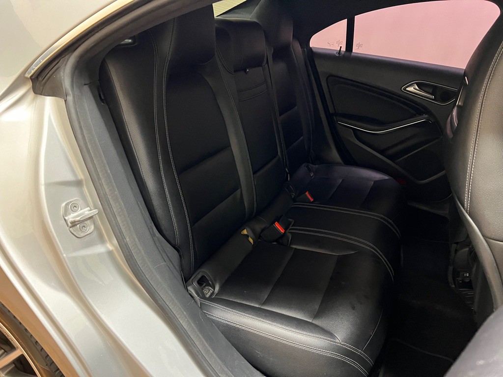 2016 Mercedes-Benz CLA-Class Image 32
