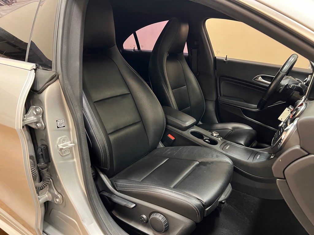 2016 Mercedes-Benz CLA-Class Image 33